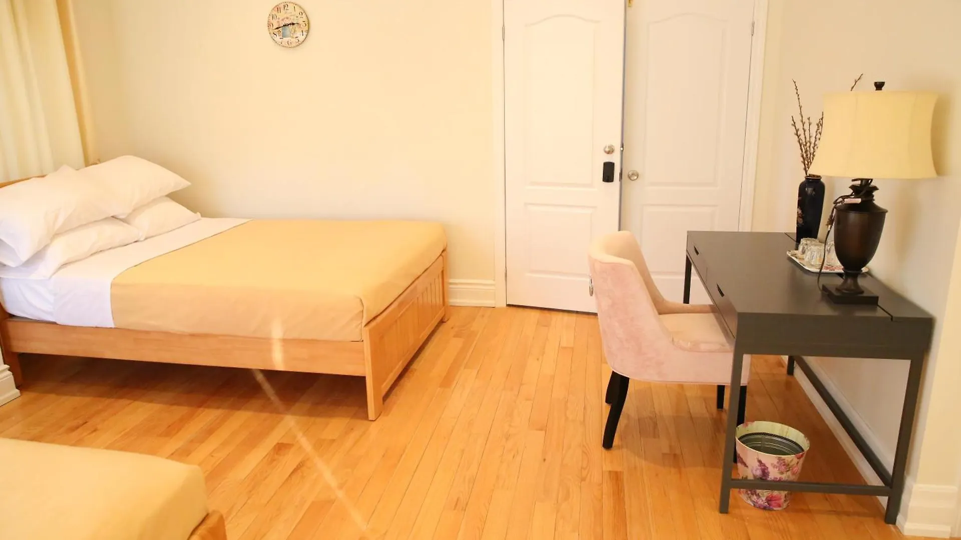 Bed and Breakfast Xiao Wang Toronto