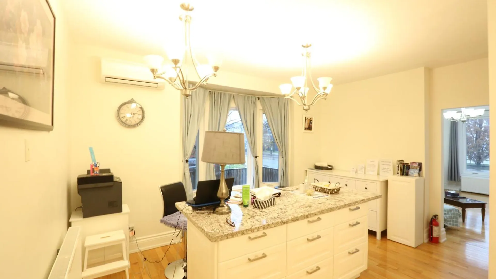 Xiao Wang Bed and Breakfast Toronto Bed & Breakfast